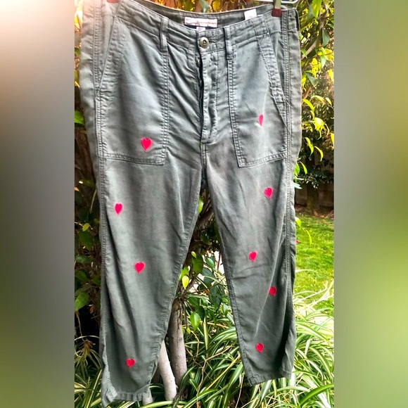 🌴🤩 THE GREAT OLIVE GREEN CROPPED PANTS W/ HEART ❤️ EMBROIDERY. SIZE 27🙌 - Picture 5 of 14